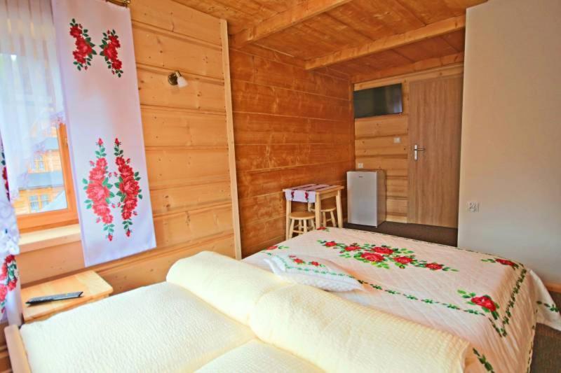 Pokoje Goscinne Pod Limbami Ciche Małe エクステリア 写真